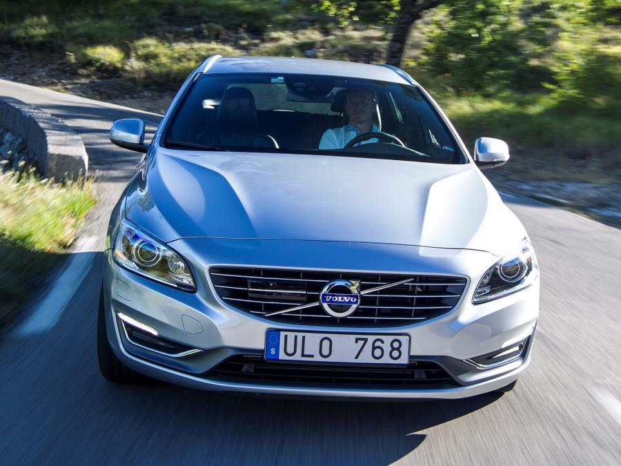  Volvo V60 D4 2013 года  (фото 3 из 8)